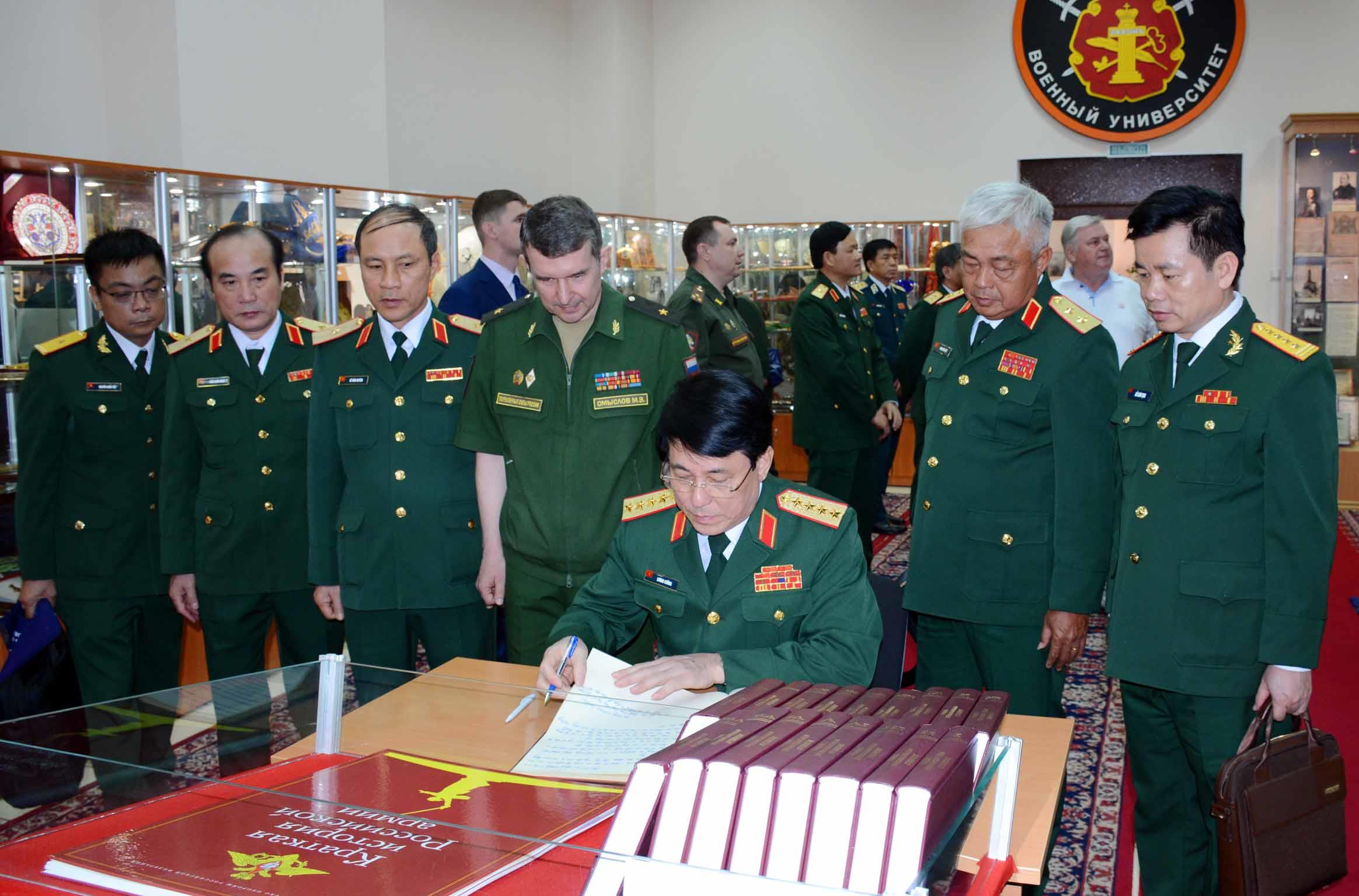 Một số hình ảnh hoạt động của Đại tướng Lương Cường tại LB Nga

